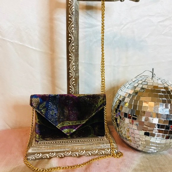 American Vintage Handbags - ⚡️5 FOR $25⚡️ Vintage Velvet Mini Crossbody Purse with Paisley Print Gold Chain